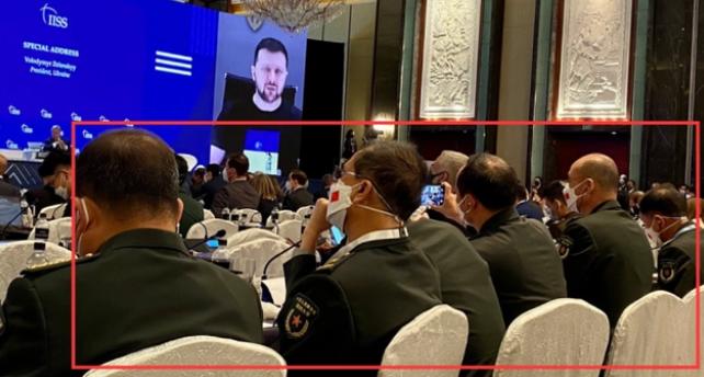 中国代表团一直在现场听他发言,并未离开