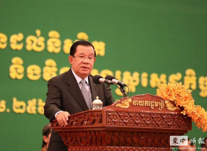 当地时间2023年6曰5日，柬埔寨首相洪森在皇家法律与经济大学毕业典礼上发表讲话。