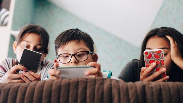 中青报：短视频时代，孩子应与网络保持什么样的距离
