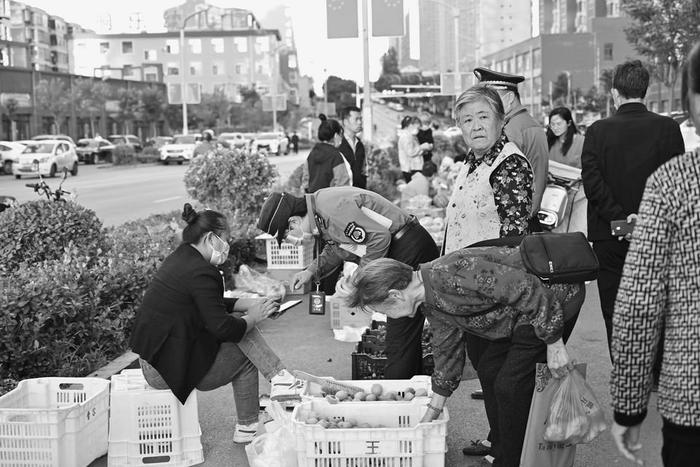 要市容也要繁荣  平定县喊百姓“出摊”