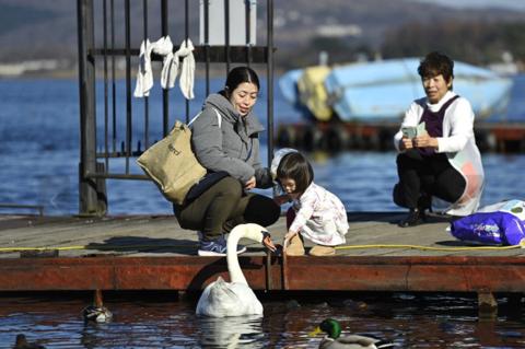 山梨县发布日本首个人口减少紧急宣言 称问题严重