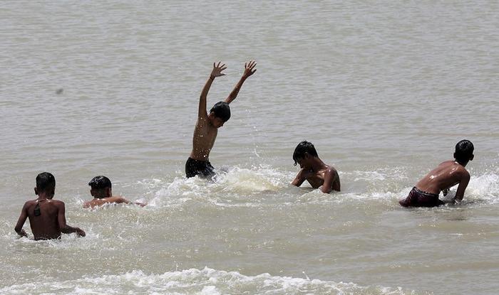 直击｜印度德里最高气温达43℃ ，多地学校停课