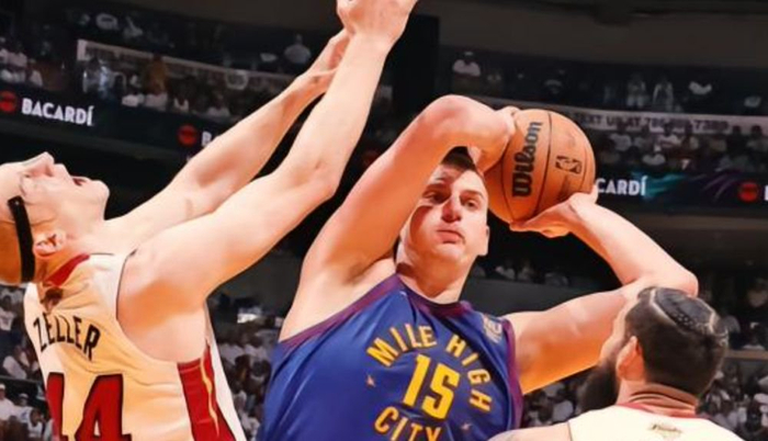 约基奇领衔丹佛掘金团队效率与场上表现综合数据展示