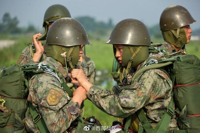 特战女兵逐梦蓝天