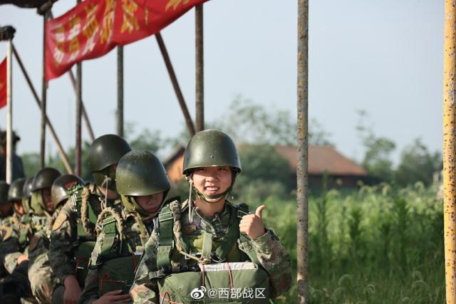 特战女兵逐梦蓝天