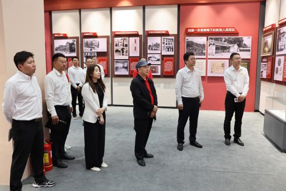 党建共建聚合力，同心共融促发展——润泽科技发展有限公司与中建八局装饰公司北方分公司党总支开展党建联建活动