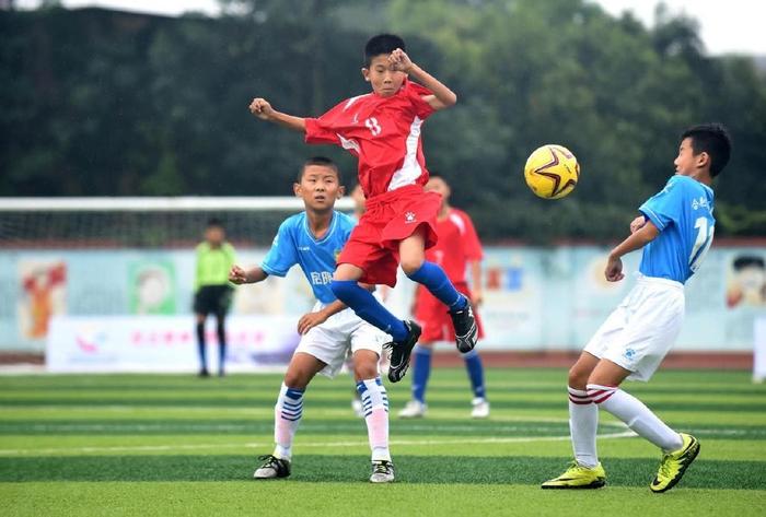 中国小孩想踢球都难，是中国足球发展的最大瓶颈(图6)