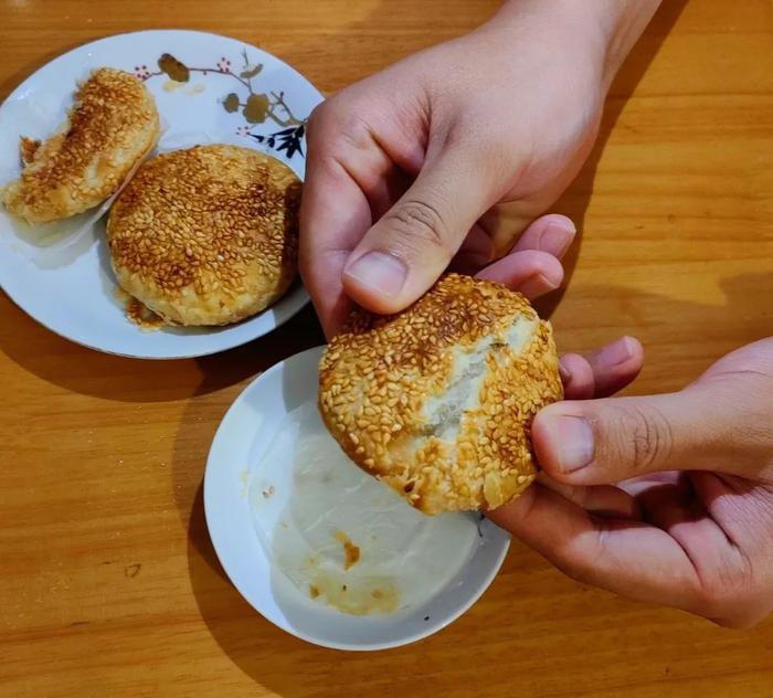 酥到掉渣的鸭油酥烧饼，你吃过吗？