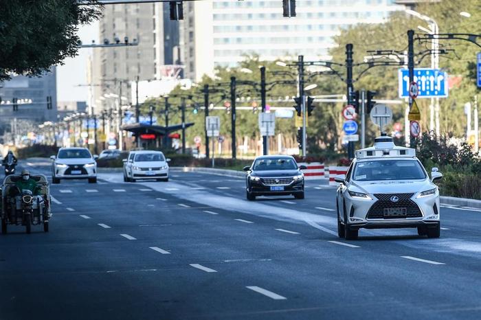 　　无人驾驶车辆行驶在北京陌头。驾驶将正新华社记者彭子洋 摄