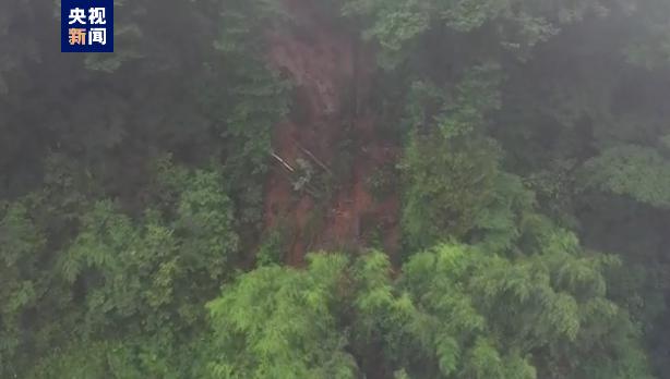 重庆酉阳暴雨导致山体滑坡，当地紧急转移附近村民62人