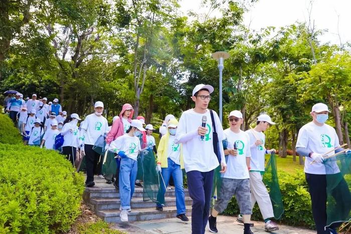 助力美丽海湾，中华环保基金会在深圳开展净滩公益活动