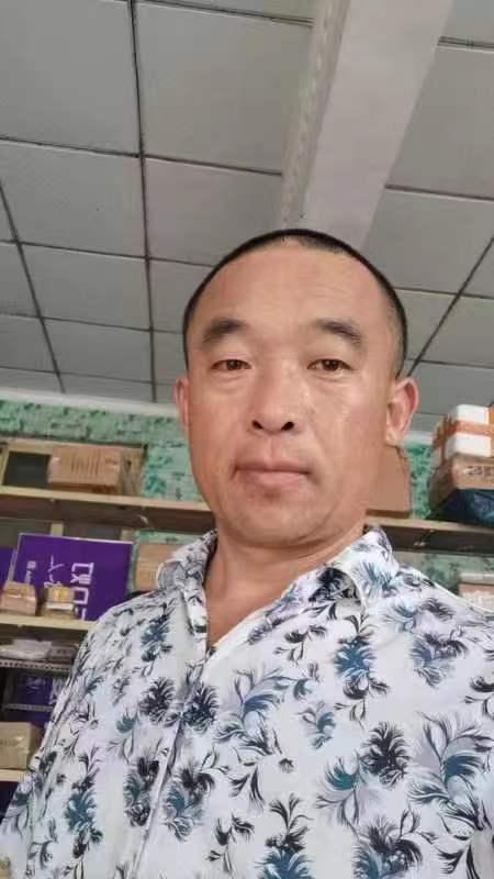 拉货三轮车突然起火，不要怕，山东大哥会出手！