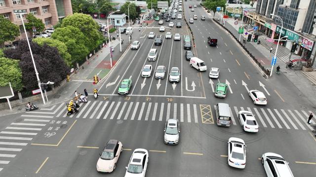 郑州首条“多车串联掉头”通道启用！怎么过，看这里！