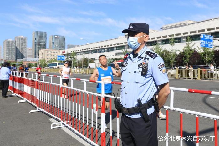 大兴：“亮剑”守护 “警心”为民，Ta们是观音寺人身边的新“枫警”