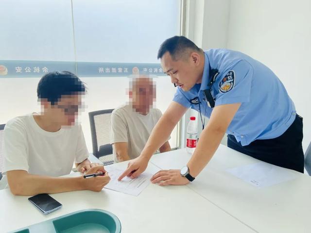 85岁河南老人在街头迷路，一口重乡音让杭州警察有点懵……