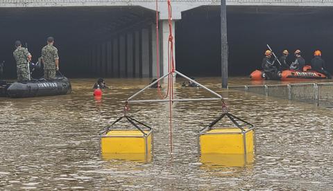 韩国暴雨已致35人死亡10人失踪 伤亡人数或进一步上升