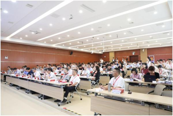 “第二届革命根据地经济史暨苏区研究学术研讨会”在江西方志敏干部学院举行
