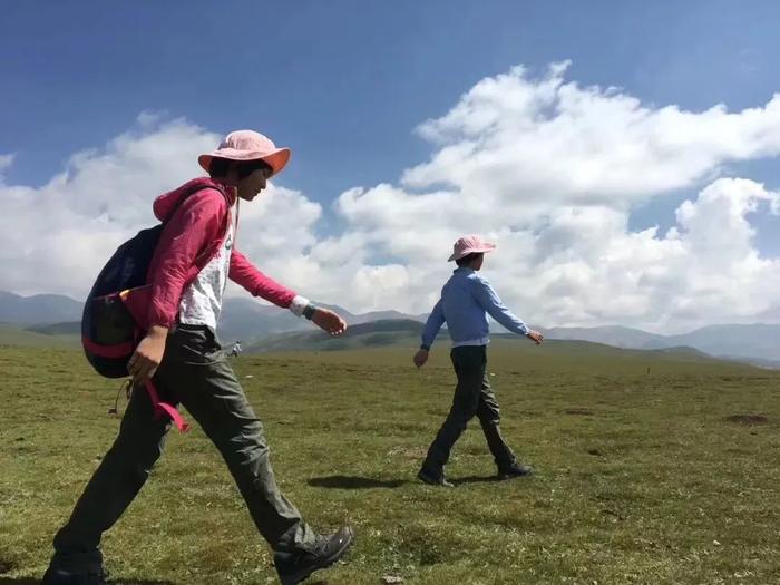 上海中学“姐妹花”双双被上海交大录取，网友：双胞胎学习果然更有优势！