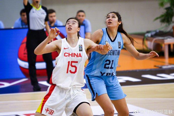 国际篮联U19女篮世界杯，中国队76-53击败阿根廷队获首胜