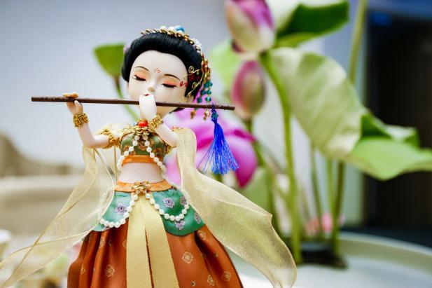 北京绢人的前世今生：“中国芭比”唐娃娃，让世界感受不一样的中国非遗