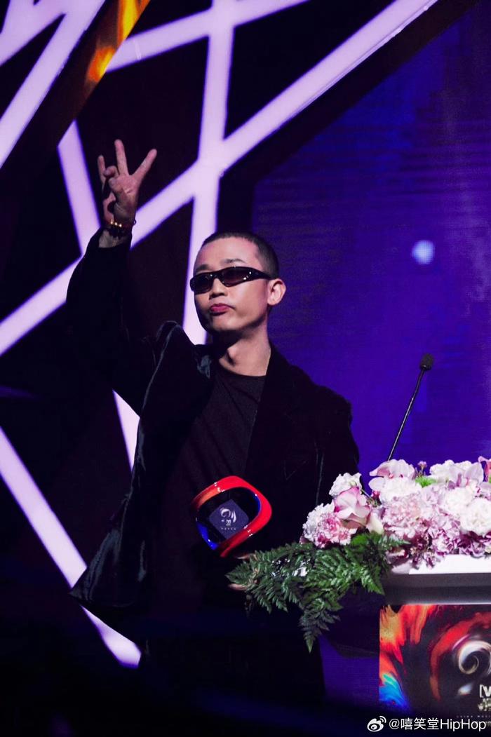 男歌手排行_男歌手在线影响力:王源第5,蔡徐坤第2,看榜首:我是男神!