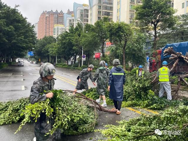 全力迎战！驻闽部队官兵抗击台风“杜苏芮”最新消息来了