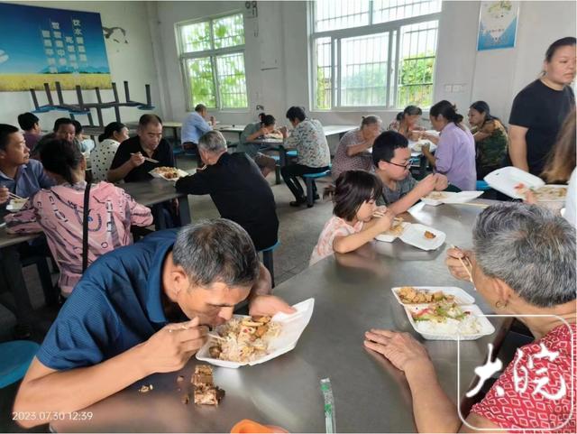 安徽天柱山遭特大暴雨袭击！45座水库溢洪