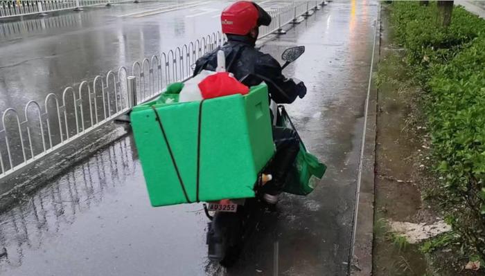 提前3小时发车，跨越100公里送单…北京暴雨下电商企业全力履约