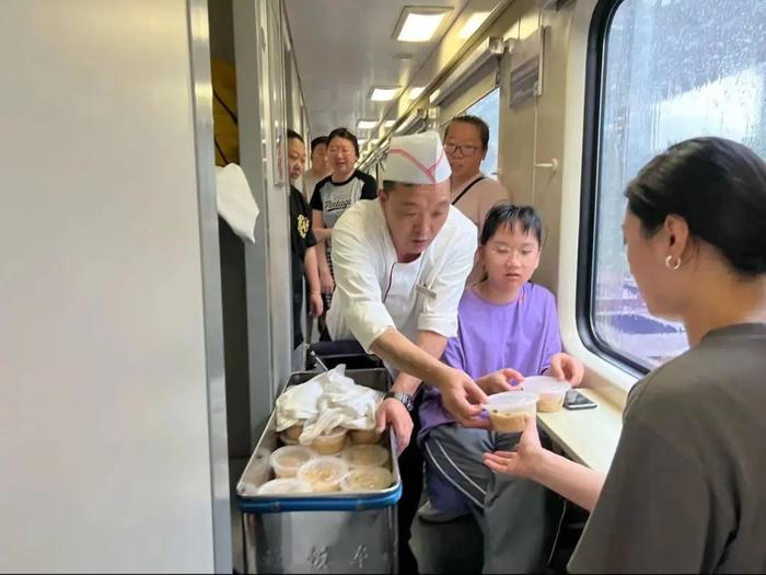 最新消息丨滞留的K1178次列车旅客，平安抵达北京！