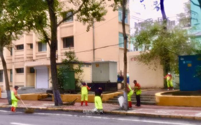 【迎战强降雨】加大街路洗扫清污力度｜环卫部门守牢汛期城市“防护网”