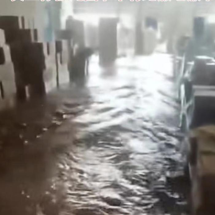 被洪水围困的涿州图书业：印刷厂积水仍有两米多深，订单短期可能转移