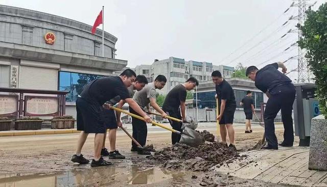 北京门头沟41支青年突击队投身防汛抢险