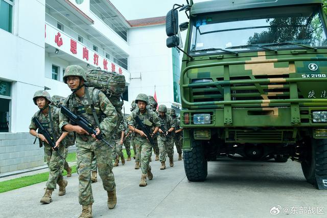 直击东部战区练兵备战现场  一起沉浸式感受官兵的热血与激情