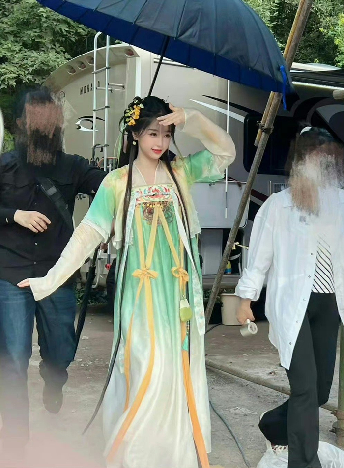 虞书欣个人资料家庭背景 一看就很贵的女孩特点