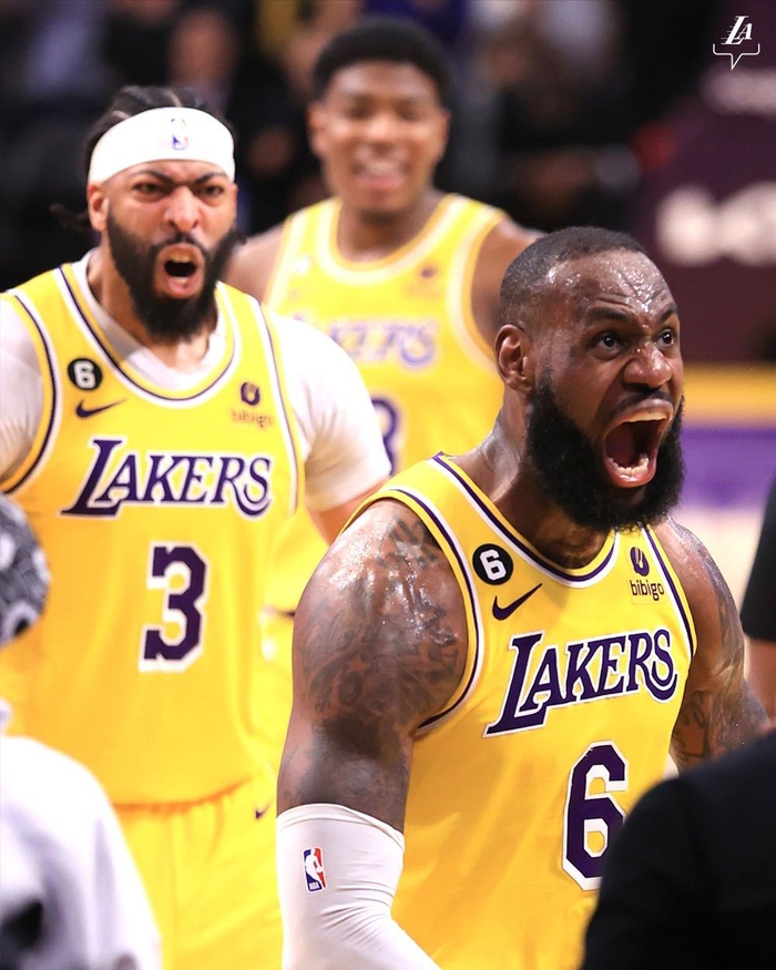 詹姆斯与戴维斯的内外线协同效应