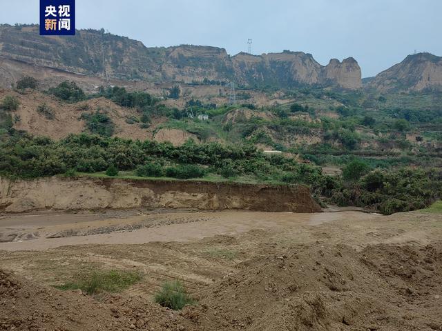 陕西蒲城道路塌方堵塞河道形成堰塞湖 已基本泄洪完毕