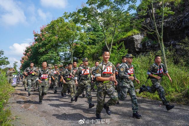 斗志昂扬！直击武警支队初级警士选晋考核现场