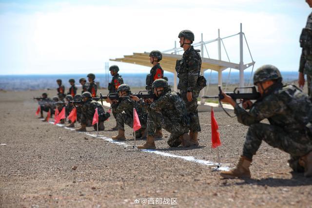 武警新疆总队克拉玛依支队组织机动分队轻武器实弹射击考核