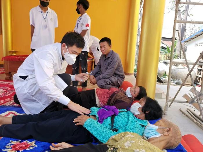 又“涨粉”了！安徽这支医疗队在柬埔寨有庞大“粉丝群”，根本加不完……