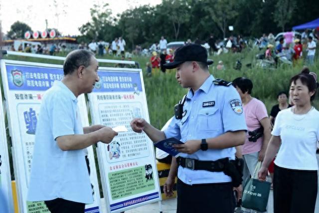 石川河乡村振兴锣鼓闹，西安阎良公安民警人海宣传忙