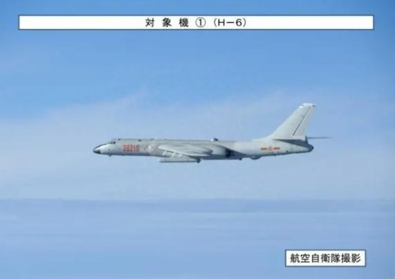 日本防卫省宣称解放军两架轰-6飞越宫古海峡，日本紧急出动战机应对