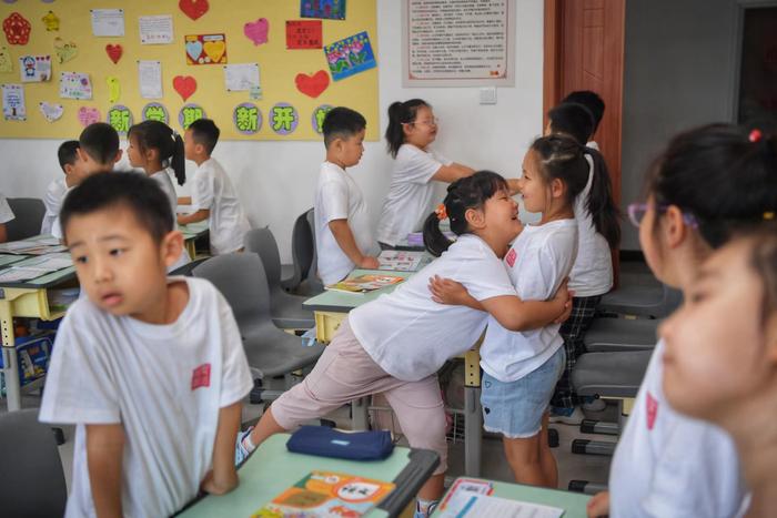 上好开学第一课，北京门头沟中小学师生在心理班会中“上岸起飞”