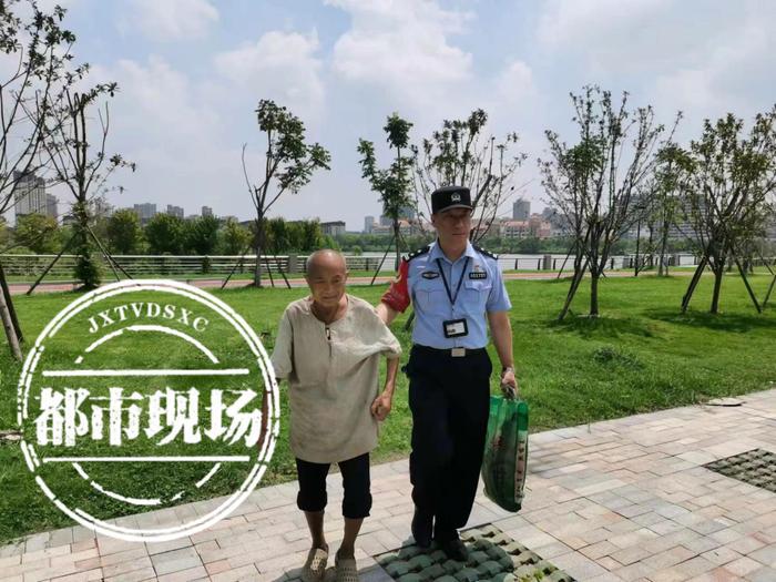 76岁老人步行7天7夜到南昌，背后原因…