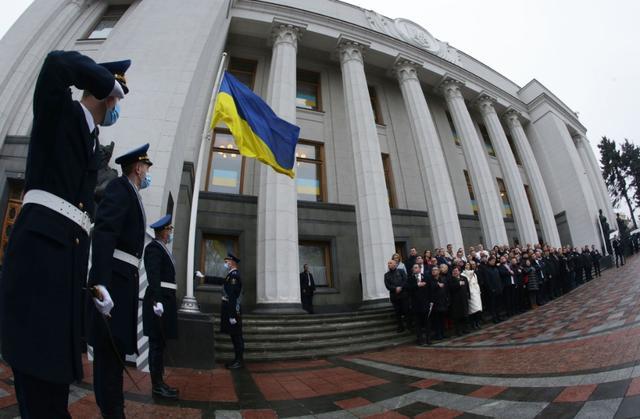 乌克兰国防部陷腐败丑闻，防长被撤，接替人选可能是他