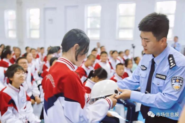 内蒙古凉城县公安局开学第一课：安全“警”相随 护航“开学季”