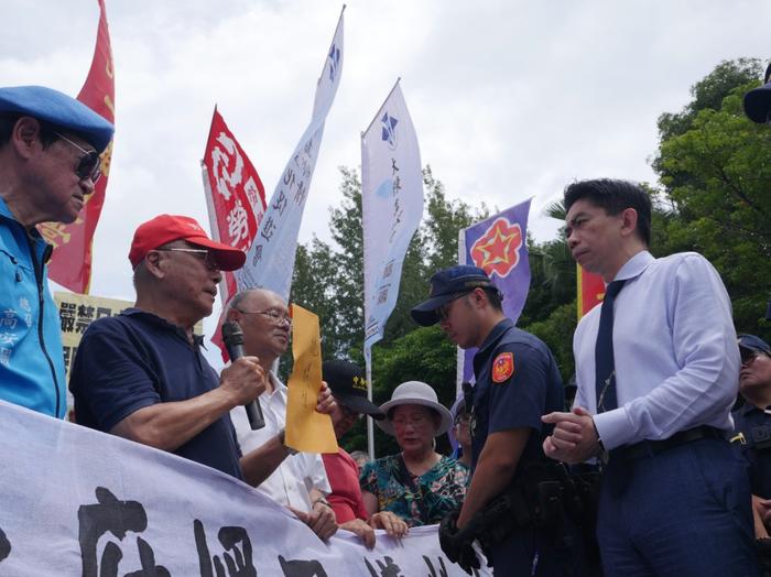 “要食安，不要核食”，岛内数十个政党团体举行抗议活动