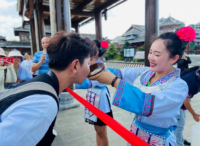 多彩民族有多彩丨玉屏侗乡风情园