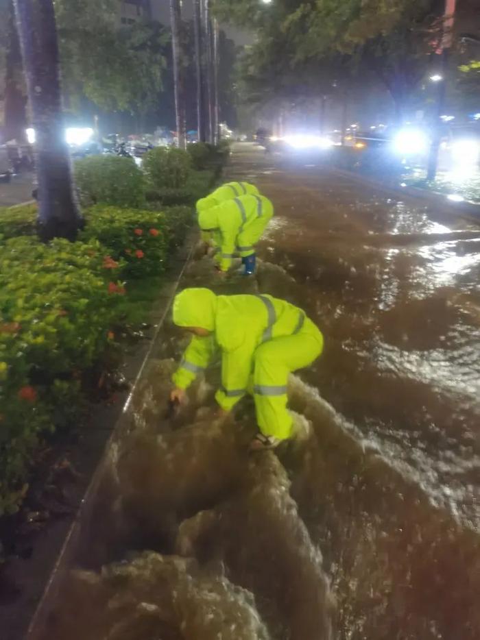 深圳紧急提醒：尽量待在室内！深圳水库泄洪 雨情最新进展