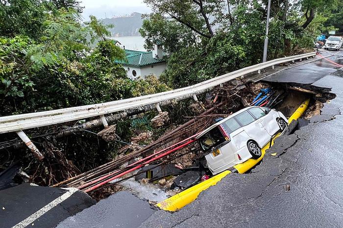 【图集】珠三角突发特大暴雨：多地停课，部分地铁停运