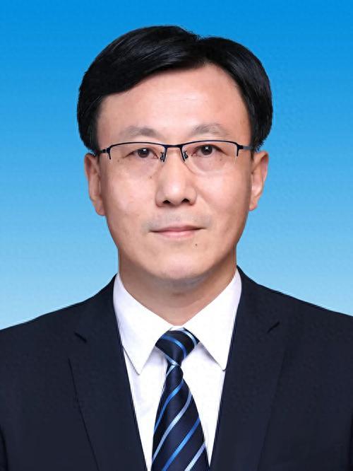 江苏昆山市委原副书记徐华东调任太仓市代市长，胡卫江卸任